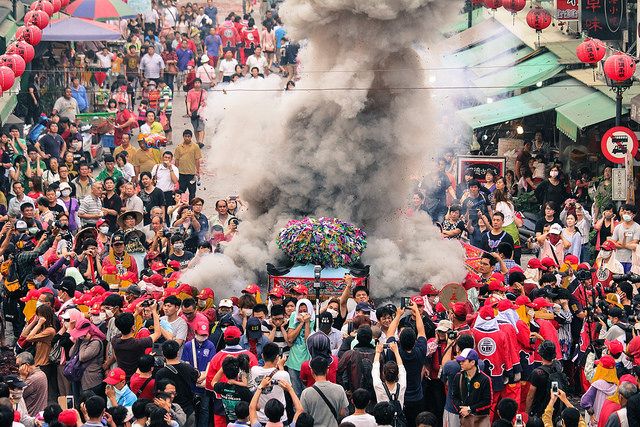 每年農曆3月19日、20日是朝天宮媽祖出巡的日子,是一年中最大的進香潮(圖片來源-Vincent Chien)