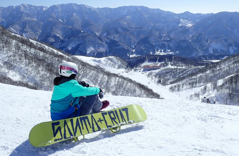 【滑雪裝備指南】2重點選對雪衣外套,滑雪更加帥氣有型!