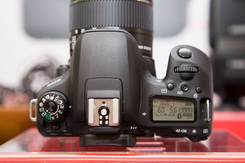 Canon EOS 77D、800D到底是什么等级的相机