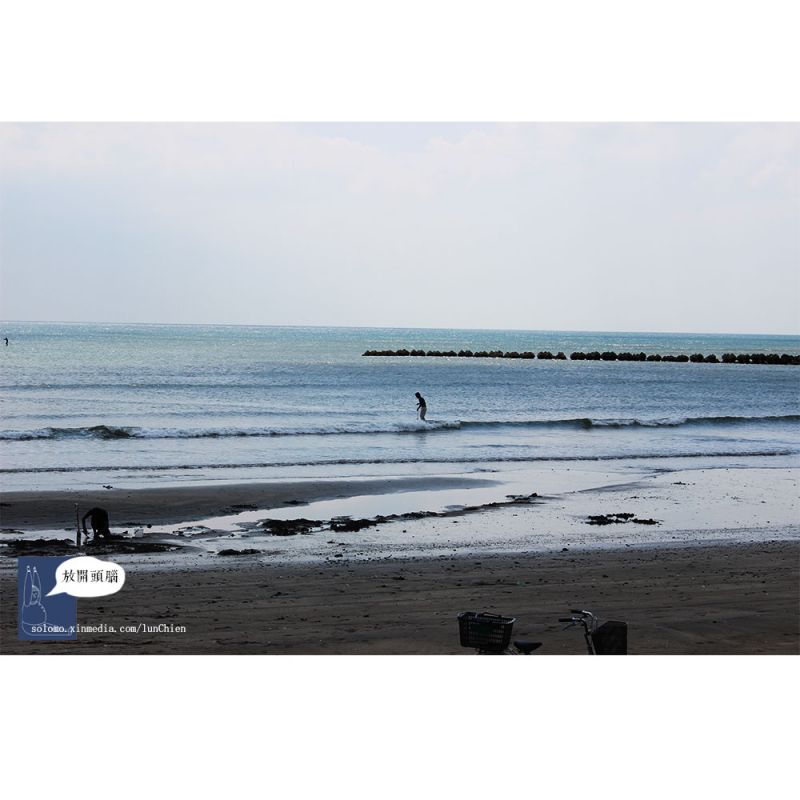 夏天滿滿衝浪人的海