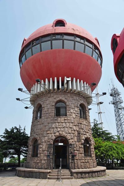 信号山是青岛最具代表性的建筑物之一(图片/山东省旅游局提供)