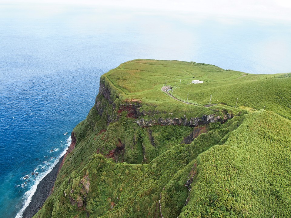 日本青之島 與危險共存的罕有絕景