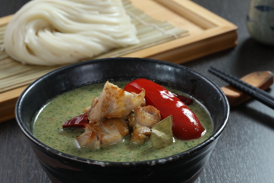 經典綠咖哩沾麵(圖片圖供:佐藤養助)