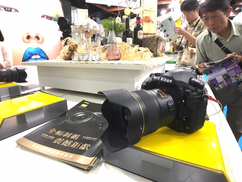 D850寬闊的感光度範圍,ISO64-25,600能擴展至ISO 32-102,400/圖攝 酸鼻子