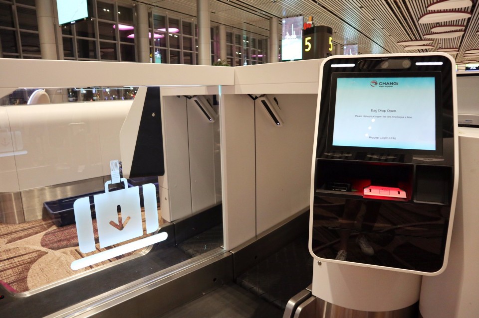 各個機場已經陸續引進的自助行李托運機,在第四航廈已經全面使用。