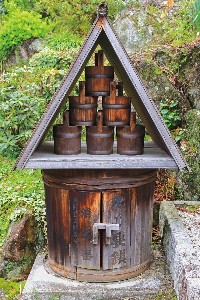 自古馬籠宿的人拿桶子從地道裡取水滅火,這樣的消防設備一直保留至今,造型吸睛可愛,是旅人一定會拍下的獨特景物。(Photo│123RF)