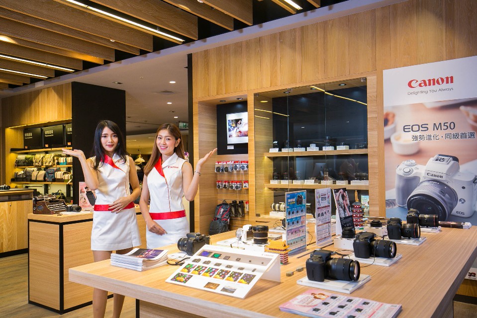「Canon Image Square」形象概念店中部第1家正式開幕 @台中新光三越中港店