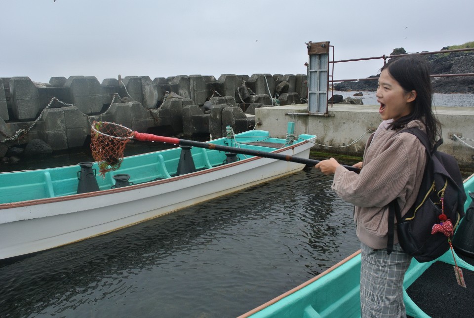 ﹝北海道離島﹞變身利尻島海女,咱們捕海膽、吃生海膽去 -- 神居海岸パーク