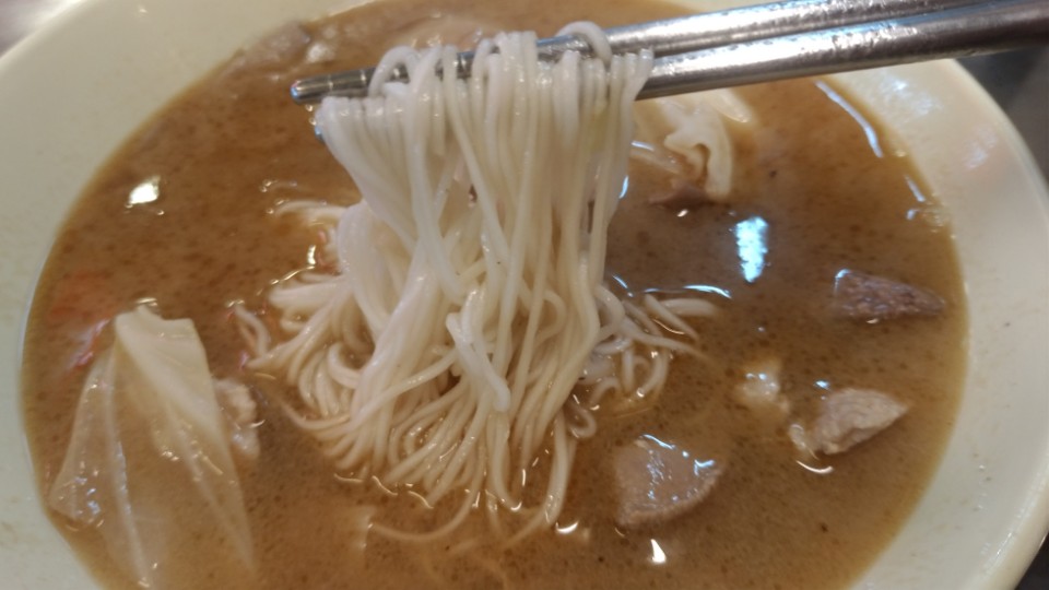 【草民報馬仔】饒河夜市~一吃上癮就愛這樣剛剛好的麻油雞