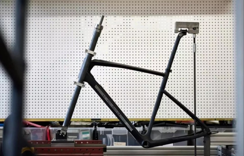 工廠巡禮 一同進入ARGON18 碳纖維蛋糕工廠