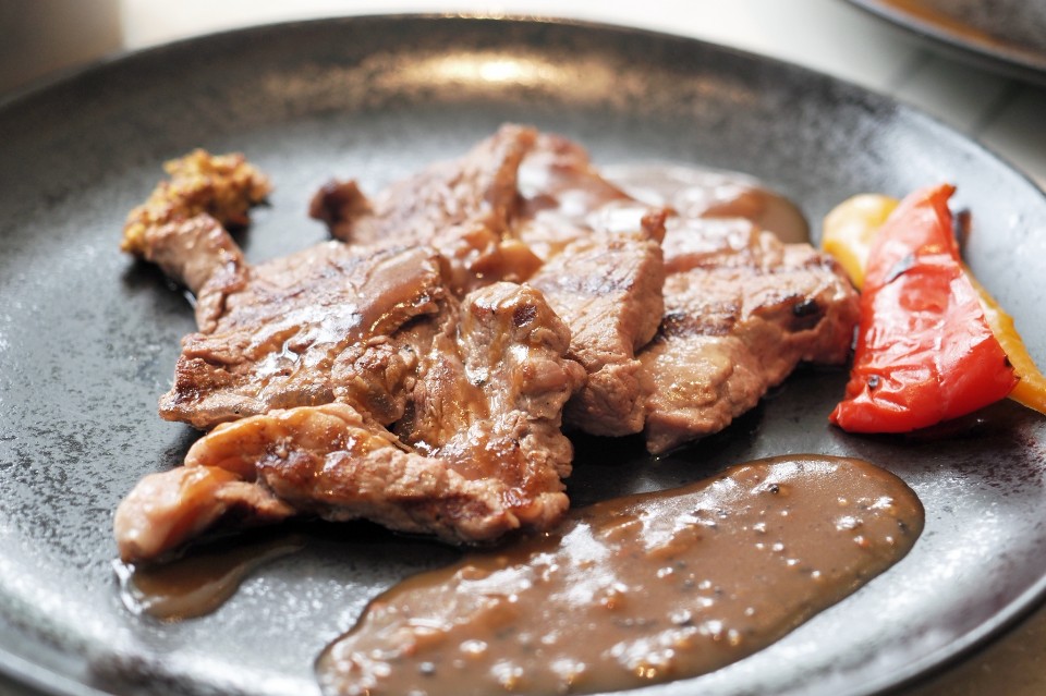 台北國泰萬怡酒店MJ Kitchen開吃!圍爐、春節饗宴加碼送肋眼牛排、黃金龍蝦
