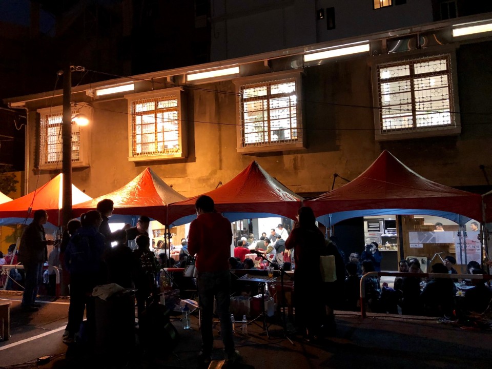 繼光工務所封街辦桌呷尾牙! 建築界共襄盛舉打牙祭