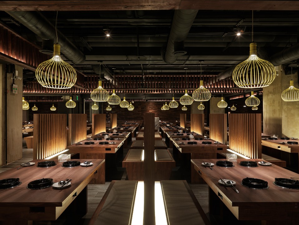 呈境設計袁世賢作品「打狗霸德立莊店 / 山水裊裊」