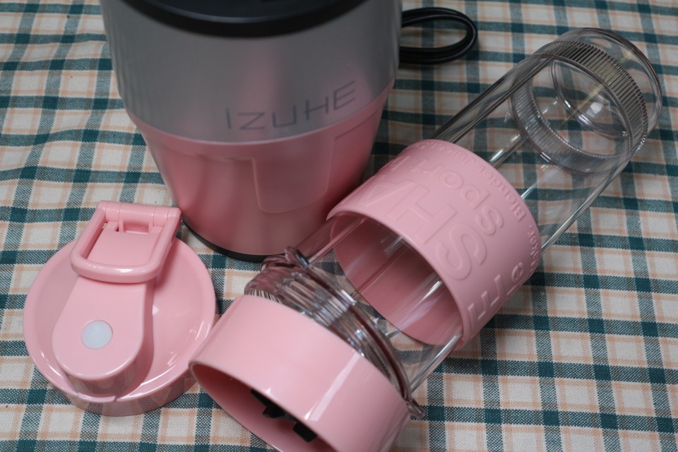 IZUHE 伊佐賀隨行果汁機 結合食品級隨身杯 輕鬆便利享用健康美味