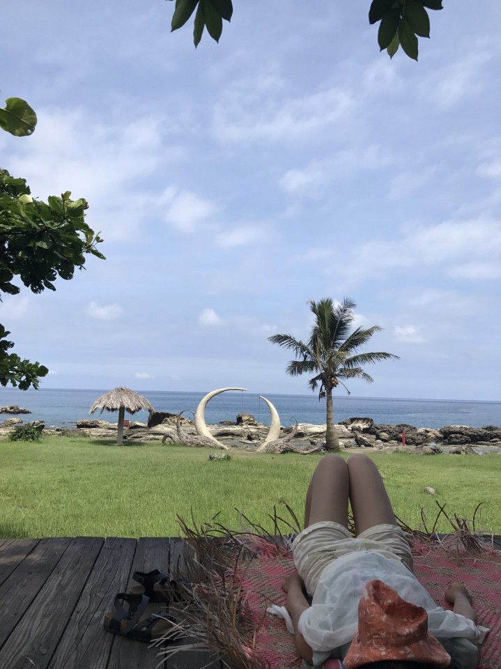 花蓮無敵海景秘境咖啡廳,獨一無二的原住民風格-- 項鍊工作室