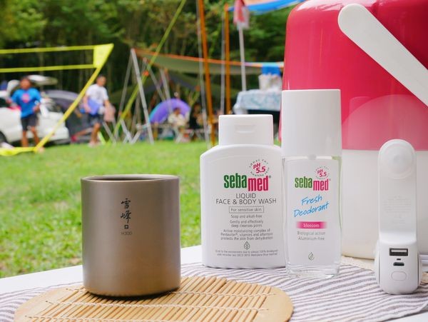 。花花最愛好幫手。露營就愛無污染可以自然分解的「施巴5.5潔膚露」