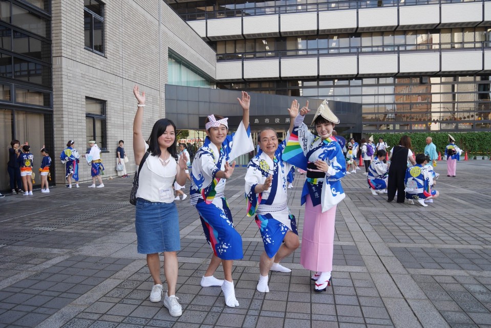 愛玩客德島市十大必玩 潔西帶路跳阿波舞吃紅豆大阪燒 日本最低天然山秒登頂弁天山 阿波雞三吃