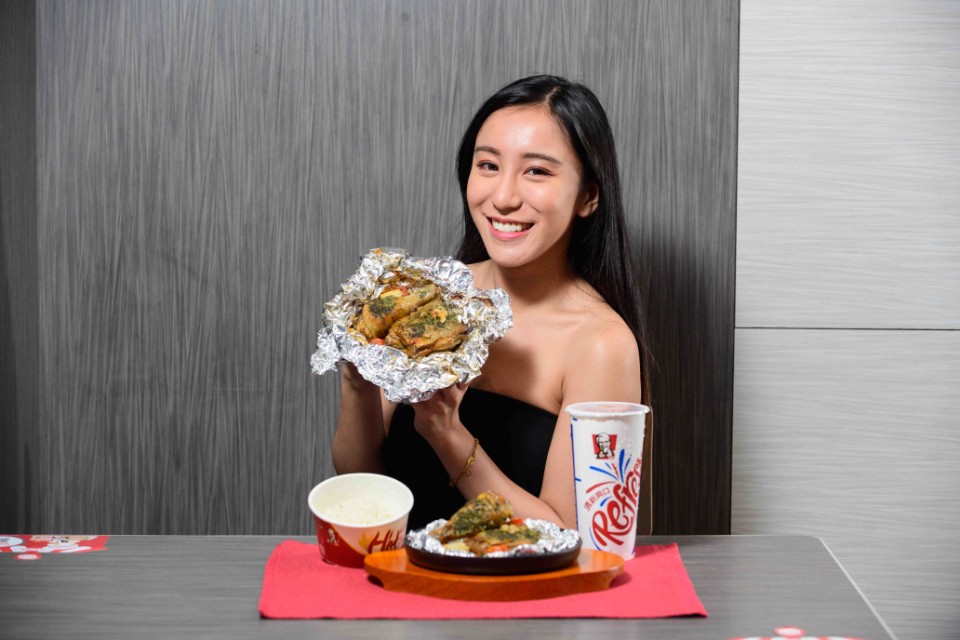 【美食】肯德基「松子青醬烤蔬紙包雞」、「南洋酸甜翹翹薯」新上市,蛋撻熟客券送熹妃Q傳虛寶