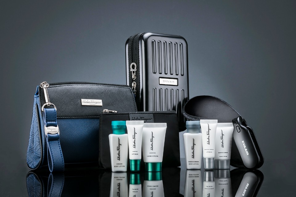 長榮航空聯名Salvatore Ferragamo推出全新精品過夜包