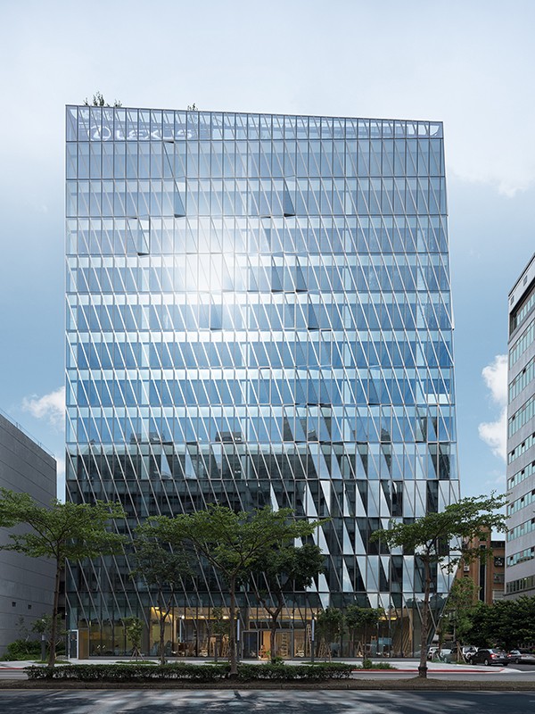 鋼混建築作品「和裕企業總部辦公大樓」