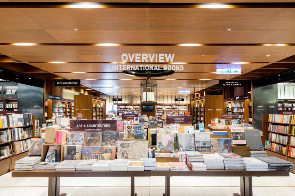 匯集調酒、餐飲、市集、藝術… 全新24H書店誠品信義5/29試營運!五大亮點搶先看~