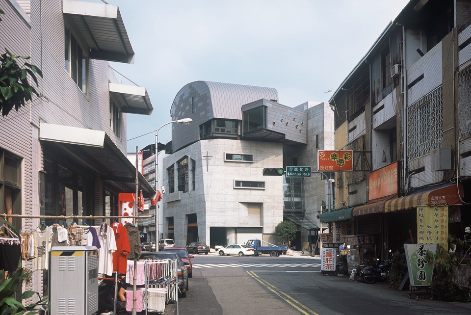 廖偉立建築師作品「基督救恩之光教會」