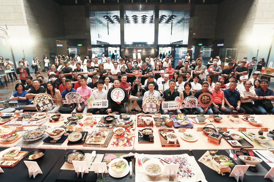 臺北市牛肉麵饕味國際大比拚 超過50店家舉湯勺宣告開跑