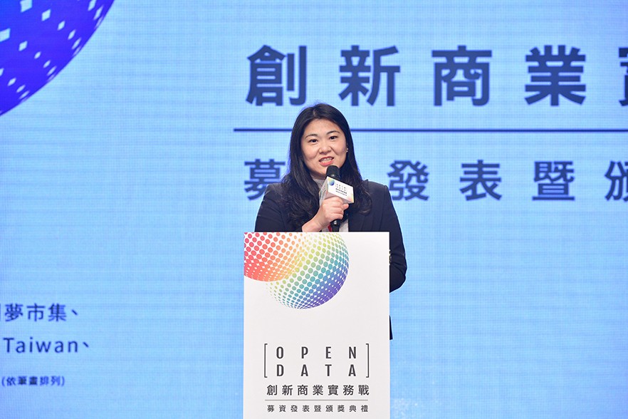 羅賓斯科技奪百萬元「強制險小幫手:提醒、投保、理賠加Line搞定」讓評審甘願投給他
