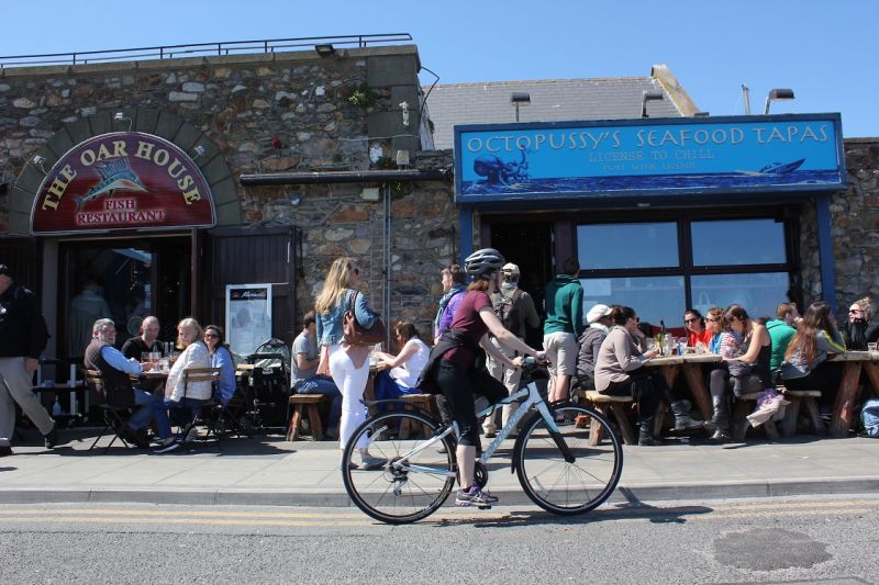 愛爾蘭霍斯小鎮-都柏林的海鮮廚房 享受愛爾蘭的陽光請來這！