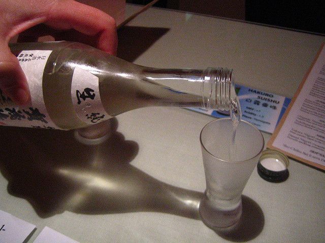 《日本酒之书》日本酒该怎么喝才不会喝得烂醉