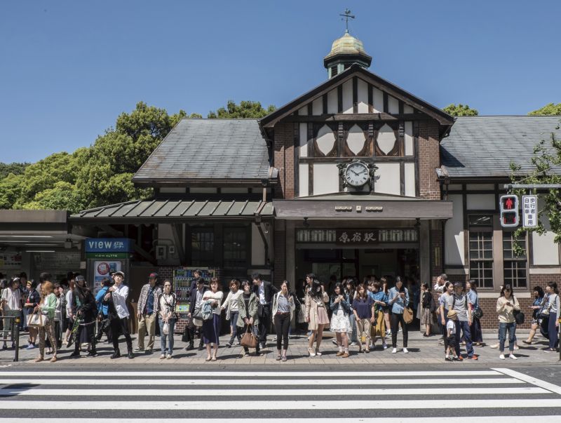 原宿车站是东京都内少有的木造车站建筑,但因应2020年奥运人潮问题