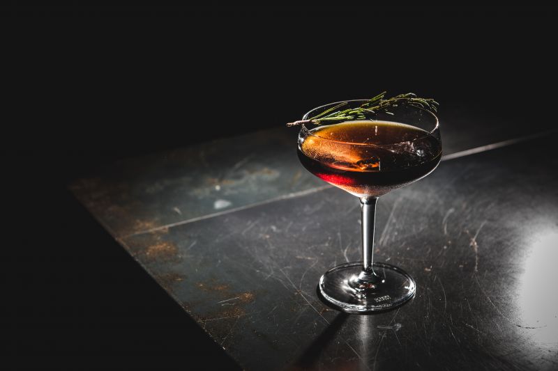 秋季新调酒!阿里山山葵、苦艾在地食材当原料 杏仁兰姆带出异地民族风-欣美食-欣传媒生活频道