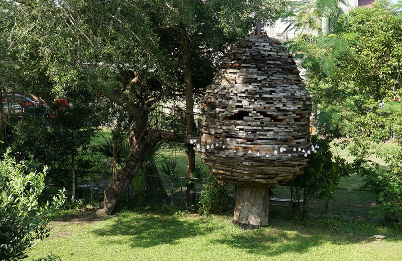 國際藝術家林舜龍搭建的「茶屋」地景藝術。(記者楊詠鵝攝)
