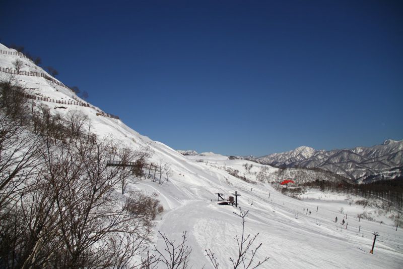 從里見可以連接到Cortina，但記得要買雪場共通卷才能進去滑。(photo by 阿福)