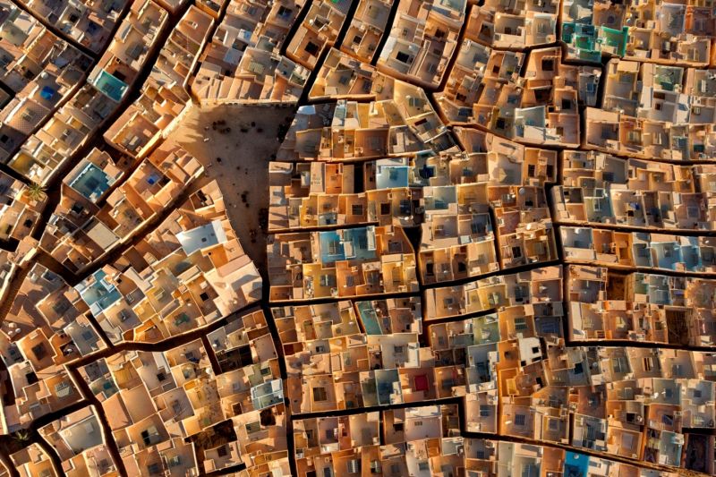 喬治．史坦梅茲【91公尺的臨空美感 影像展】_非洲．雅加達?阿爾及利亞／圖 新光三越提供