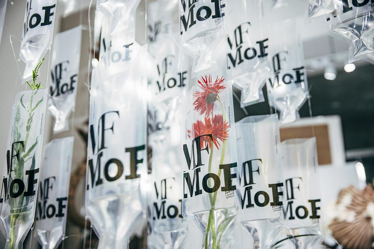 「Second Life」概念來呈現植物藝術的「Museum of Flowers美樹館裡的服裝秀」；圖片／Louis Liu