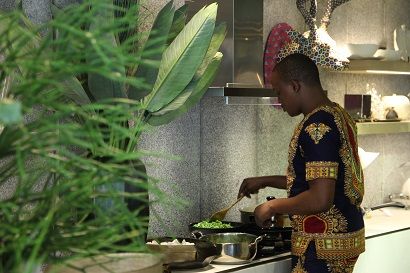 主廚示範好吃的非洲料理。圖片提供/CN SENSE