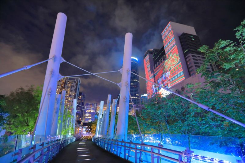 新站路空橋享幽靜浪漫夜。(攝影/林文棟提供)