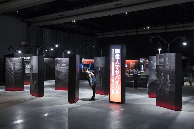 常設展─探索世界區。探討宇宙和太陽系,地球環境,以及從這裡孕育出的生命等有關生存的世界大環境;圖片提供:日本科學未來館
