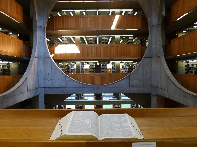 路易斯康-艾克瑟特學院圖書館;圖片提供/林芳怡