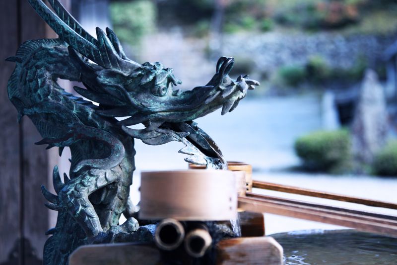 西明寺前的淨手亭。圖攝/酸鼻子