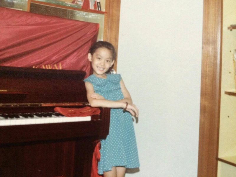 思瑤幼時鋼琴表演的照片;照片提供/吳思瑤