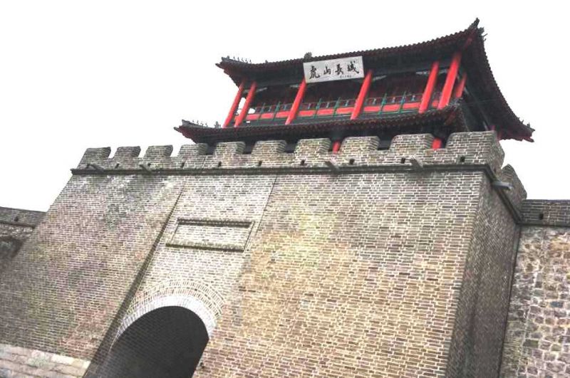 從虎山長城上就可以看到朝鮮呢。