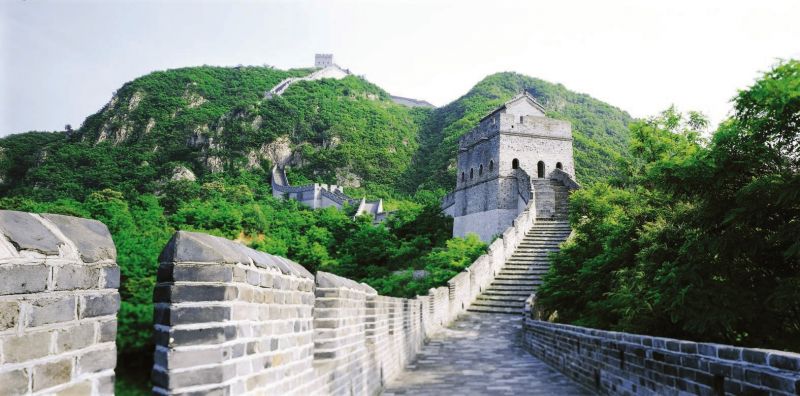 虎山長城則是明朝長城的東端起點,跨越多省抵達河北山海關。
