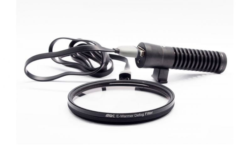 STC 所研製的 E-WARMER DEFOG FILTER 使用 USB 與行動電源為濾鏡均勻加熱 圖/STC提供