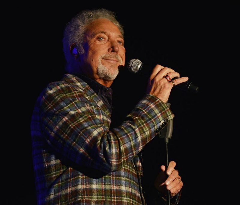 現場回顧:老而彌堅「An Evening with Tom Jones 香港演唱會」