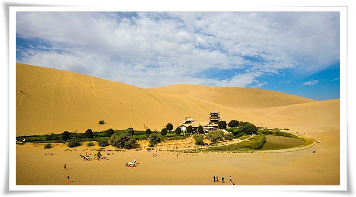 中國最美五大沙漠之一 敦煌鳴沙山月牙泉