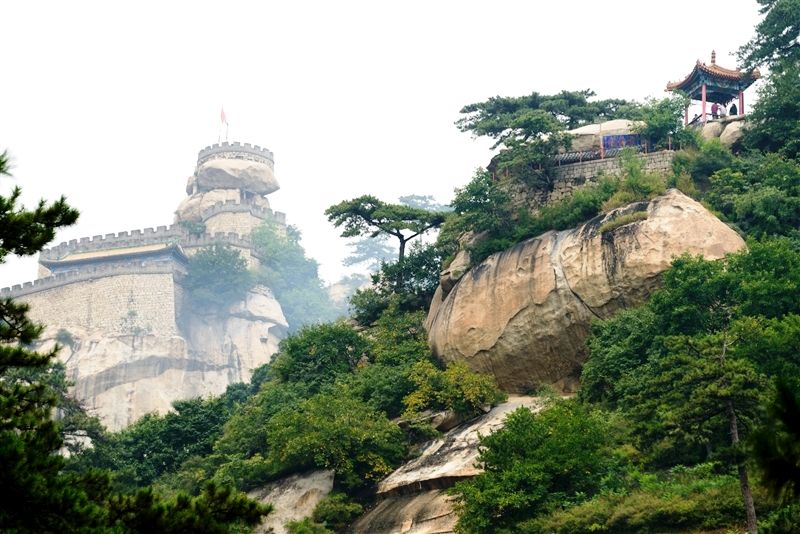 東北三大名山之首的醫巫閭山,昔日是古代帝王將相與北方各民族祈福的聖地。