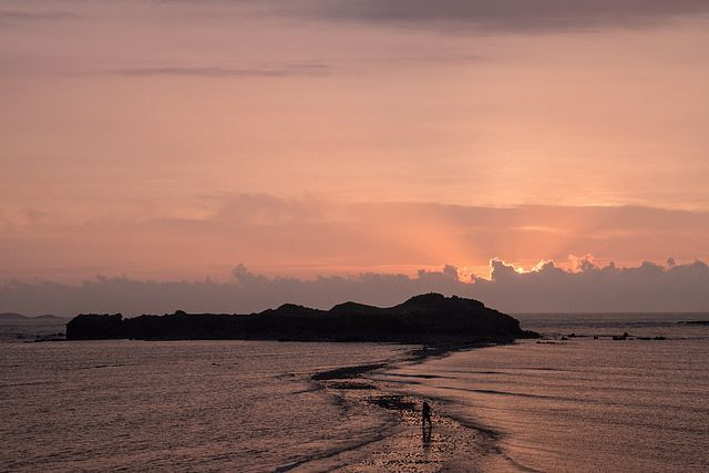 奎壁山摩西分海的奇景吸引許多人前去打卡(Flickr授權作者-billy1125)