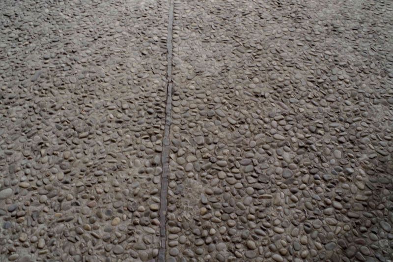 地板採露骨材鋪面；攝影：王進坤